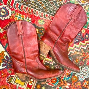 Vintage W9.5 FRYE cowboy boots! Reddish Brown - Hi Heel